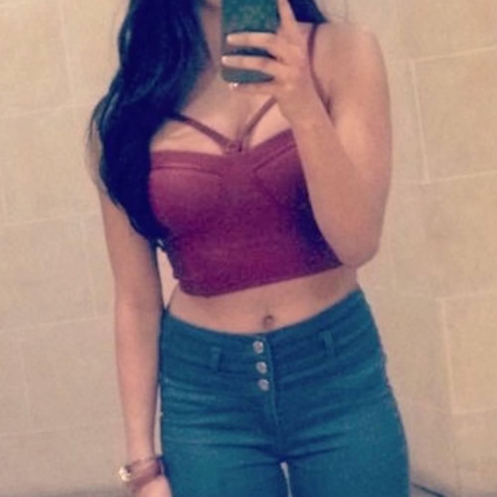Crop top - Size Small - Color: Burgandy